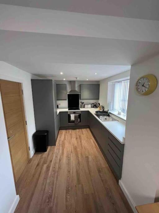 דירות Newly Built 2 Bed Flat In The Heart Of ליק מראה חיצוני תמונה